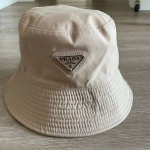 Prada cream/nude nylon bucket hat (M)